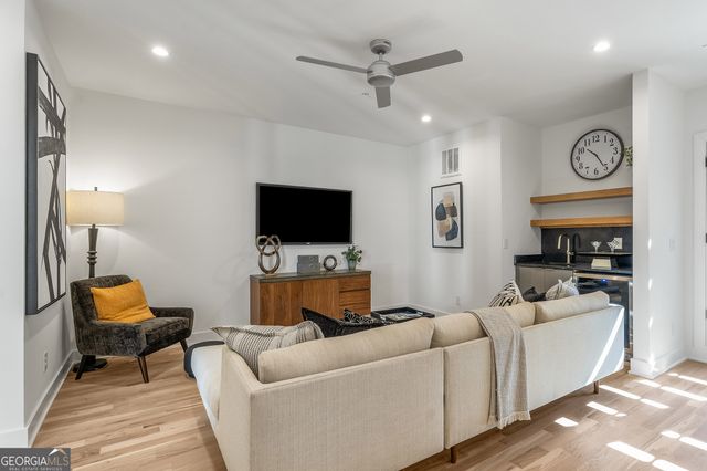 1099 North Avenue NE 12, Atlanta, GA 30307