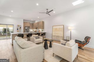 1099 North Avenue NE 12, Atlanta, GA 30307