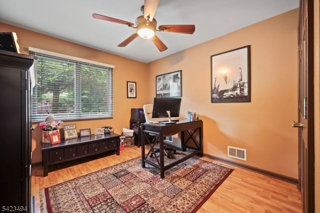 72 Fox Chase Ct, Freehold Twp., NJ 07728