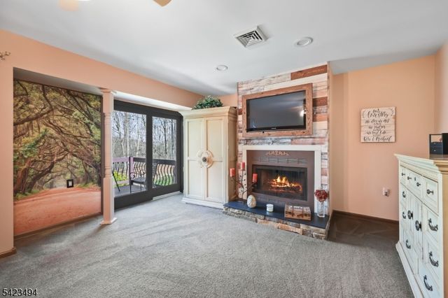 72 Fox Chase Ct, Freehold Twp., NJ 07728