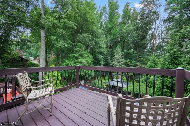 72 Fox Chase Ct, Freehold Twp., NJ 07728
