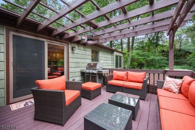 72 Fox Chase Ct, Freehold Twp., NJ 07728