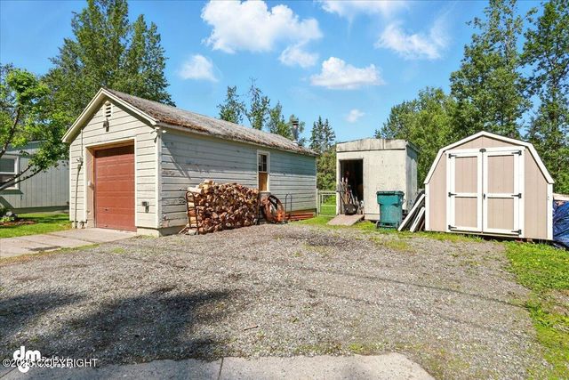 10833 E Twin Peaks Court, Palmer, AK 99645