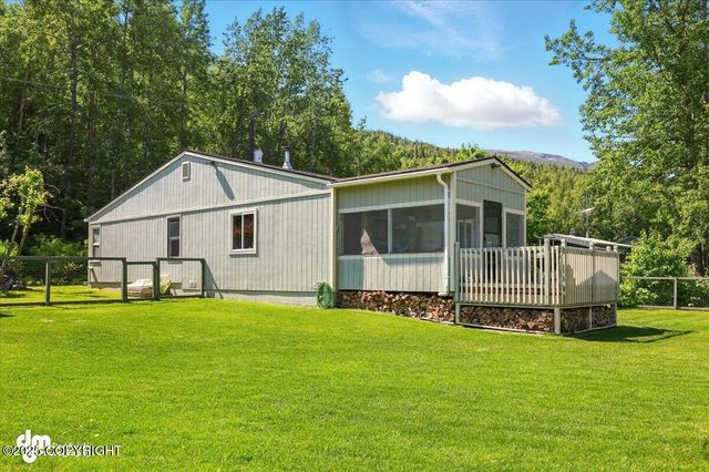 10833 E Twin Peaks Court, Palmer, AK 99645