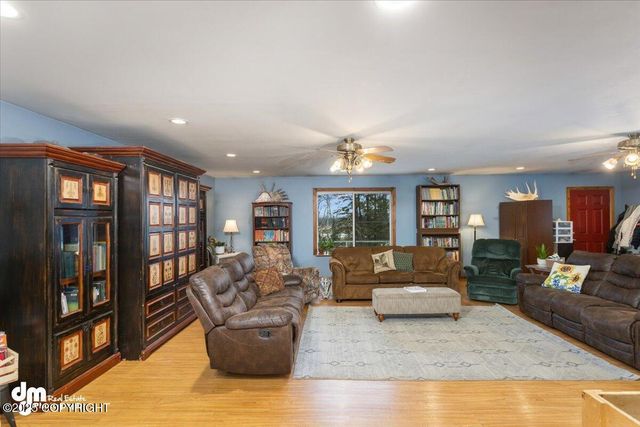 10833 E Twin Peaks Court, Palmer, AK 99645