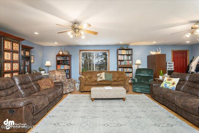 10833 E Twin Peaks Court, Palmer, AK 99645