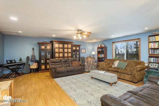 10833 E Twin Peaks Court, Palmer, AK 99645