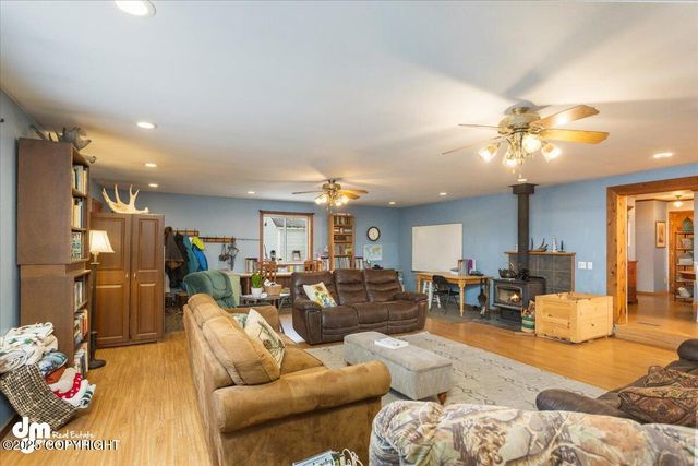 10833 E Twin Peaks Court, Palmer, AK 99645