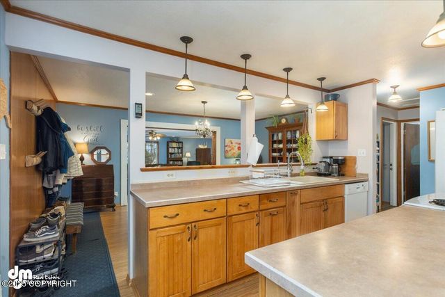 10833 E Twin Peaks Court, Palmer, AK 99645