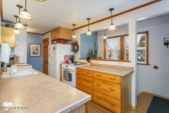 10833 E Twin Peaks Court, Palmer, AK 99645