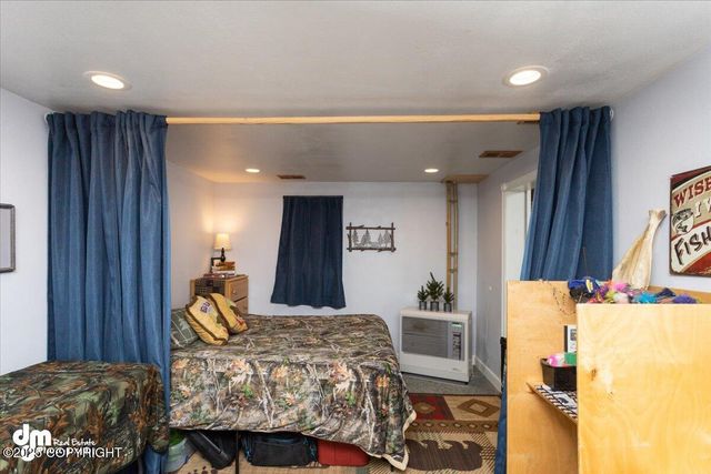 10833 E Twin Peaks Court, Palmer, AK 99645