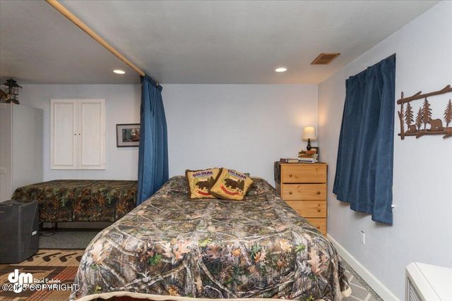 10833 E Twin Peaks Court, Palmer, AK 99645