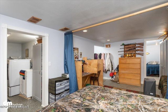 10833 E Twin Peaks Court, Palmer, AK 99645