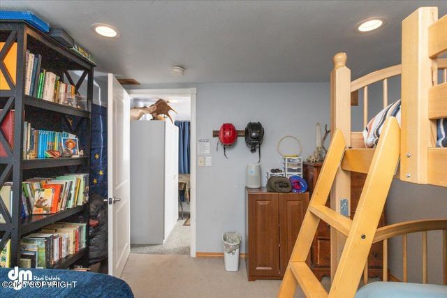 10833 E Twin Peaks Court, Palmer, AK 99645