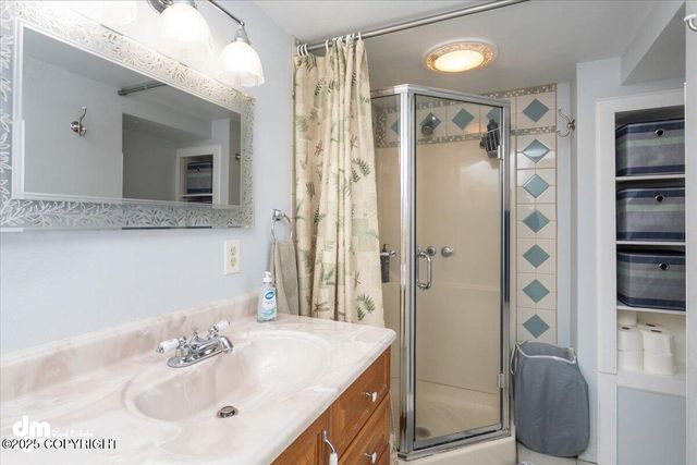 10833 E Twin Peaks Court, Palmer, AK 99645
