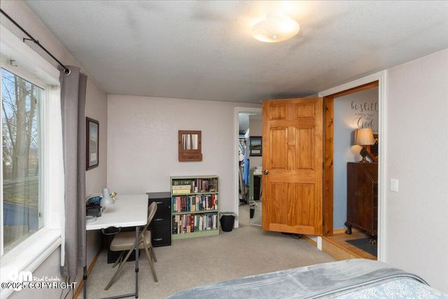 10833 E Twin Peaks Court, Palmer, AK 99645