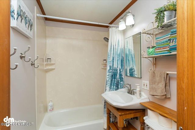 10833 E Twin Peaks Court, Palmer, AK 99645