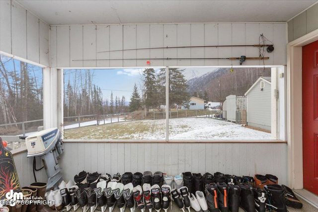 10833 E Twin Peaks Court, Palmer, AK 99645