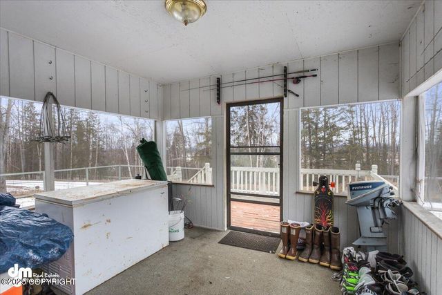 10833 E Twin Peaks Court, Palmer, AK 99645