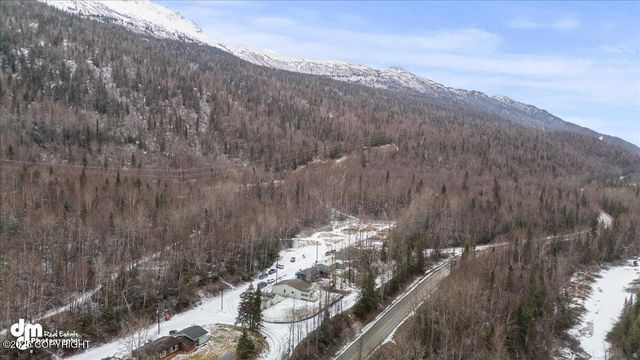 10833 E Twin Peaks Court, Palmer, AK 99645