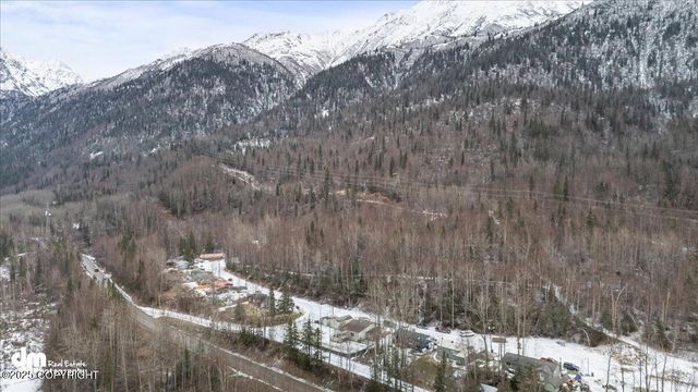 10833 E Twin Peaks Court, Palmer, AK 99645