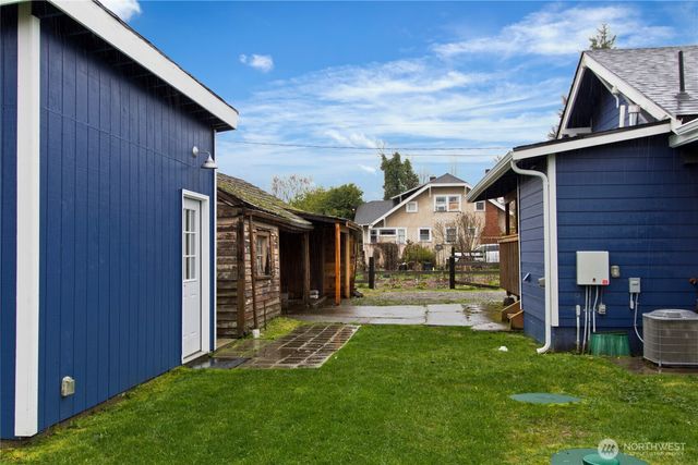 42801 264th Avenue SE, Enumclaw, WA 98022