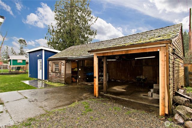 42801 264th Avenue SE, Enumclaw, WA 98022