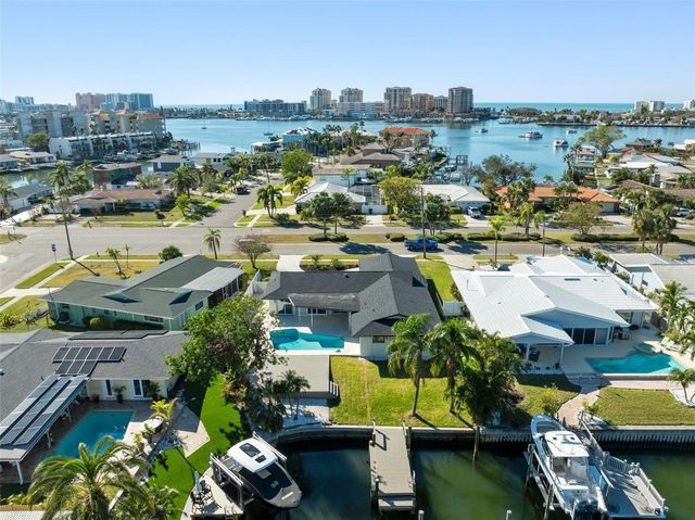 475 ISLAND WAY, Clearwater, FL 33767