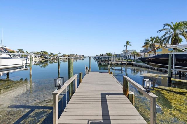 475 ISLAND WAY, Clearwater, FL 33767