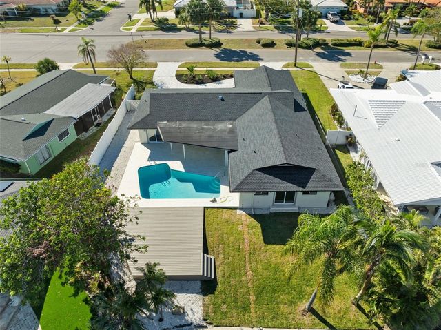 475 ISLAND WAY, Clearwater, FL 33767
