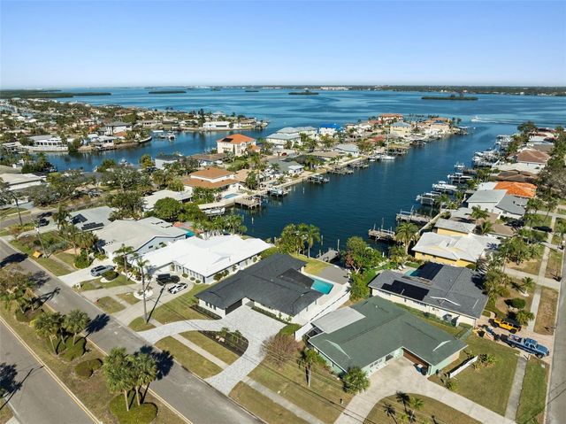475 ISLAND WAY, Clearwater, FL 33767