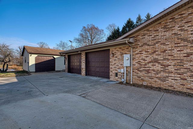 2923 - 2925 W MILL Road, Evansville, IN 47720