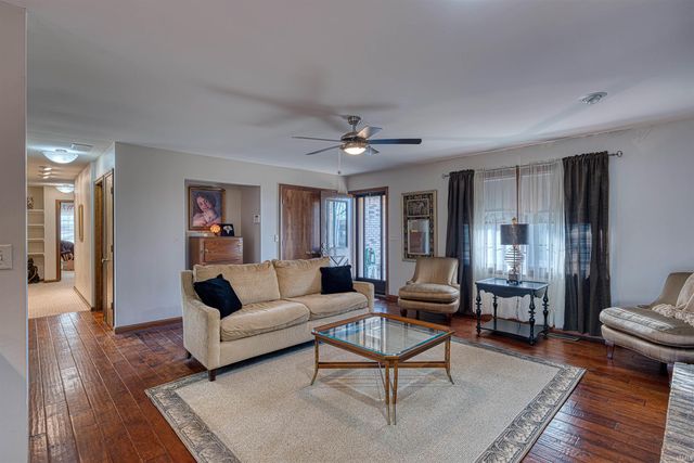 2923 - 2925 W MILL Road, Evansville, IN 47720