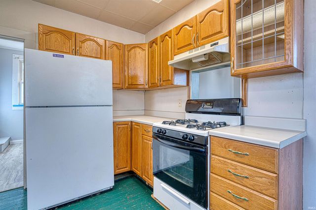 2923 - 2925 W MILL Road, Evansville, IN 47720