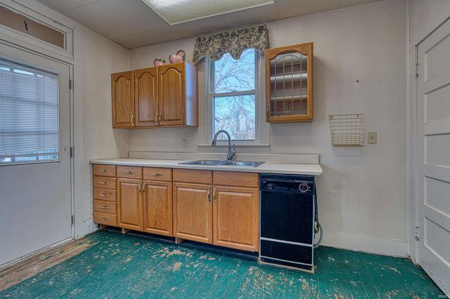 2923 - 2925 W MILL Road, Evansville, IN 47720