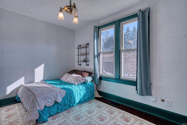 2923 - 2925 W MILL Road, Evansville, IN 47720