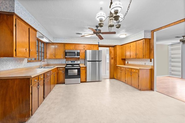 717 Mark Street, Deer Park, TX 77536