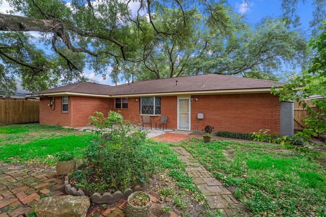 717 Mark Street, Deer Park, TX 77536