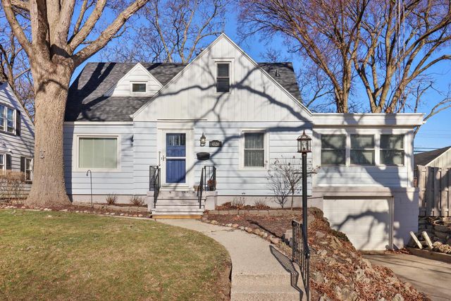 4320 Wilson ROAD, Kenosha, WI 53142