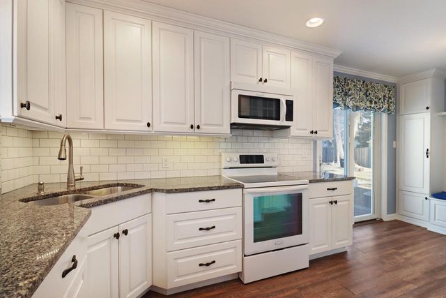 4320 Wilson ROAD, Kenosha, WI 53142