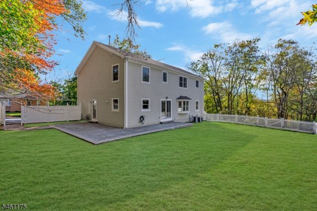 16 Lacey Ave, Long Hill Twp., NJ 07933
