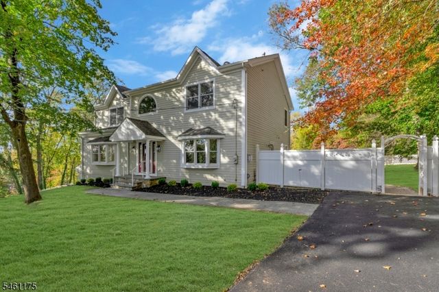 16 Lacey Ave, Long Hill Twp., NJ 07933