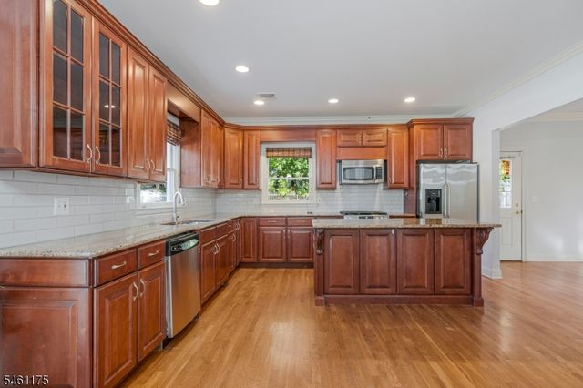 16 Lacey Ave, Long Hill Twp., NJ 07933