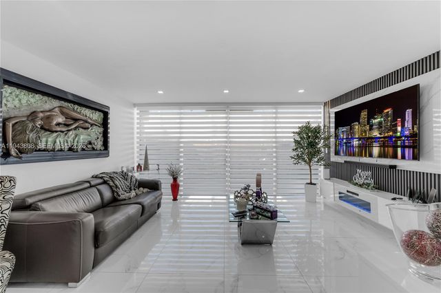 13835 SW 84th St 503, Miami, FL 33183