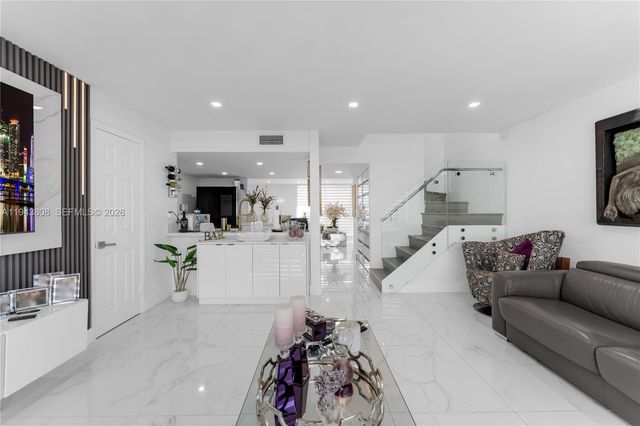 13835 SW 84th St 503, Miami, FL 33183