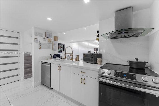 13835 SW 84th St 503, Miami, FL 33183