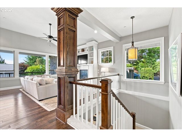 2270 ROGUE Way, West Linn, OR 97068