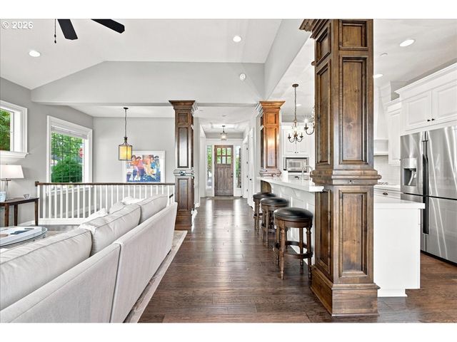 2270 ROGUE Way, West Linn, OR 97068