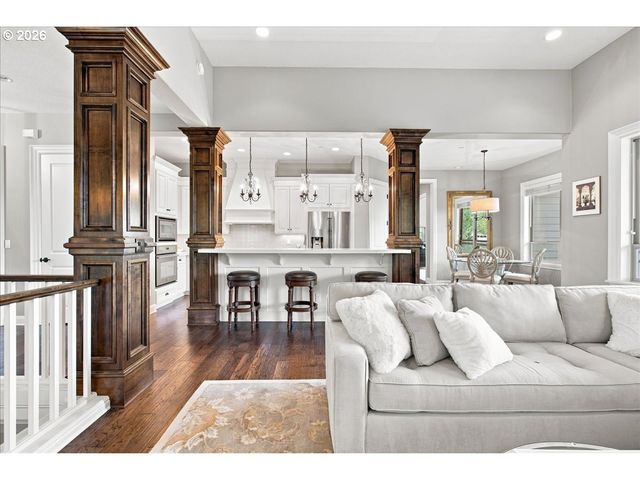 2270 ROGUE Way, West Linn, OR 97068