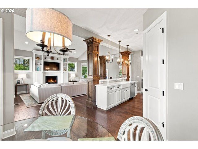 2270 ROGUE Way, West Linn, OR 97068